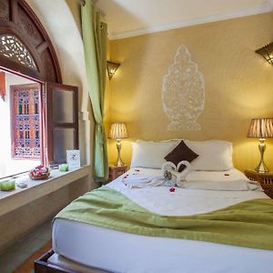 Camera con letto king size